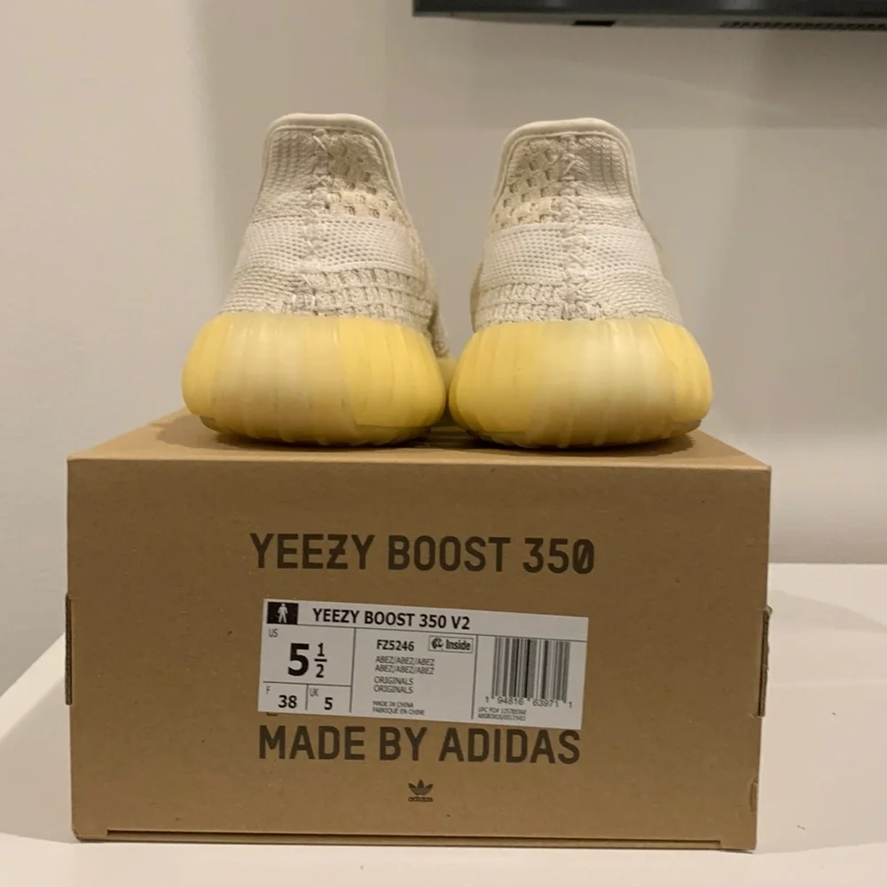 YEEZY‎ Boost 350 V2